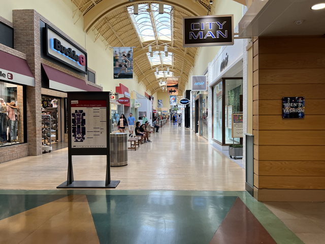 Great Lakes Crossing Outlets - Aug 7 2022 Photo (newer photo)